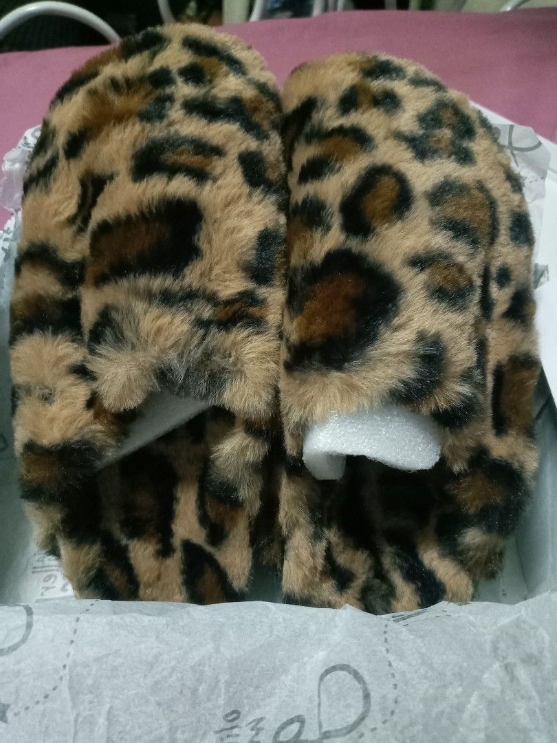 OLIVIA MILLER LEOPARD PRINT SANDALS (Category: Babies & Kids Fashion) located in Marikina City. Submitted by vseller_ (Listing ID 1432116852, Image 1). Description: ▪︎Authentic ▪︎Brand new (with original box) ▪︎Size: Up to 6.5 inches.