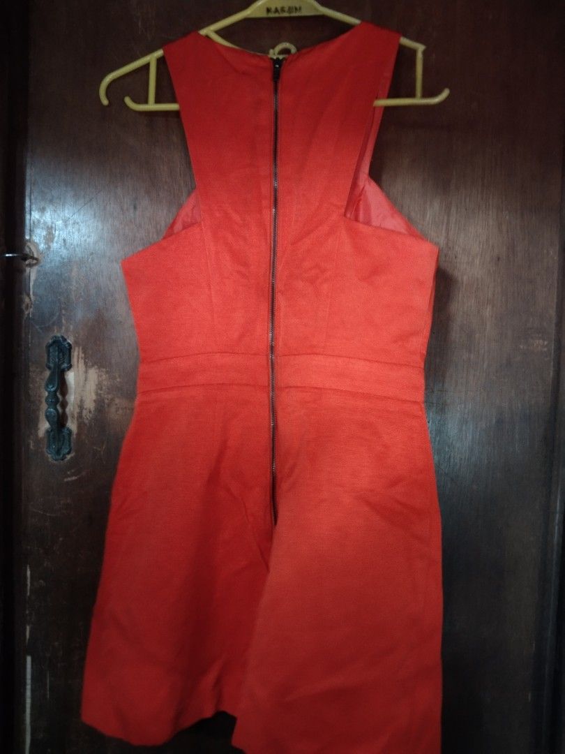 ORANGE CUTOUT ROMPER (Category: Rompers) located in Manila. Submitted by fiercefish.b07a25 (Listing ID 1432024025, Image 3). Description: - SLEEVELESS ROMPER - ORANGE IN COLOR - STYLISH CUTOUT DESIGN - ZIPPER CLOSURE AT THE BACK MEASUREMENTS: BUST 30 TO 33 INCHES (MAX.) WAIST 24 TO 26 INCHES (MAX.) LENGTH 29 INCHES ( FROM SHOULDER TO HEMLINE) - WITHOUT SIDE POCKETS - WITH FULL BODICE INNER LINING - FABRIC: COTTON/POLYESTER BLEND - PERFECT FOR NIG