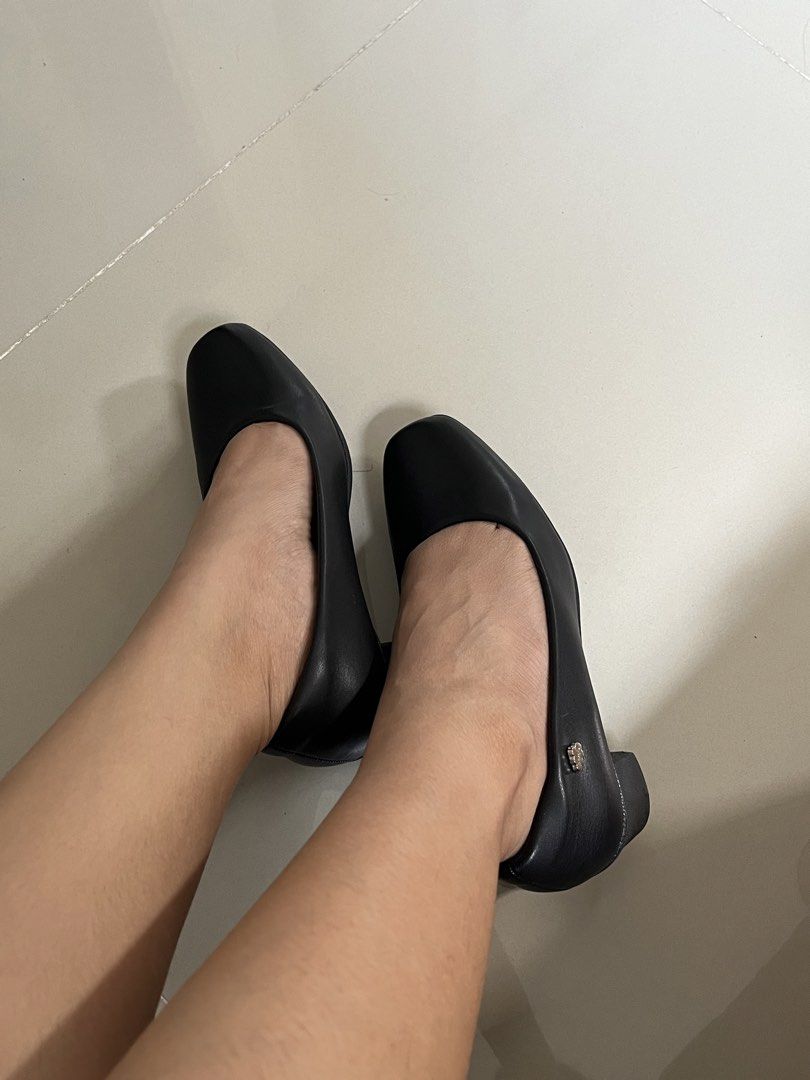 Parisian Comfort Black Heels (Category: Heels) located in Pasay City. Submitted by cesioa (Listing ID 1432034193, Image 3). Description: Size 5 Used 3x (office) Non Slip Comfortable Soft Sole Can use for long standing or walk w/ Tag but NO BOX .