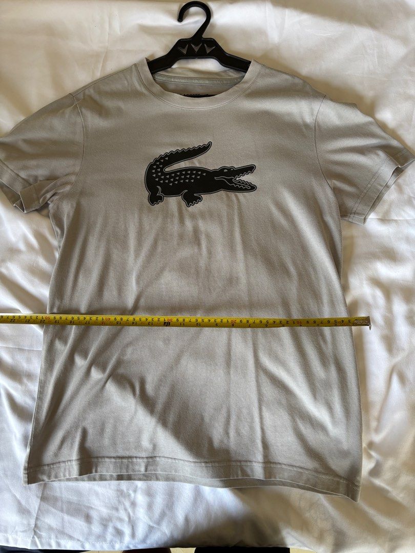 Lacoste tshirt (Category: Tshirts & Polo Shirts ) located in San Ildefonso. Submitted by PatchAdamss (Listing ID 1432079493, Image 2). Description: For sale! Lacoste gray tshirt Like new 9/10 Original Gray Used once.