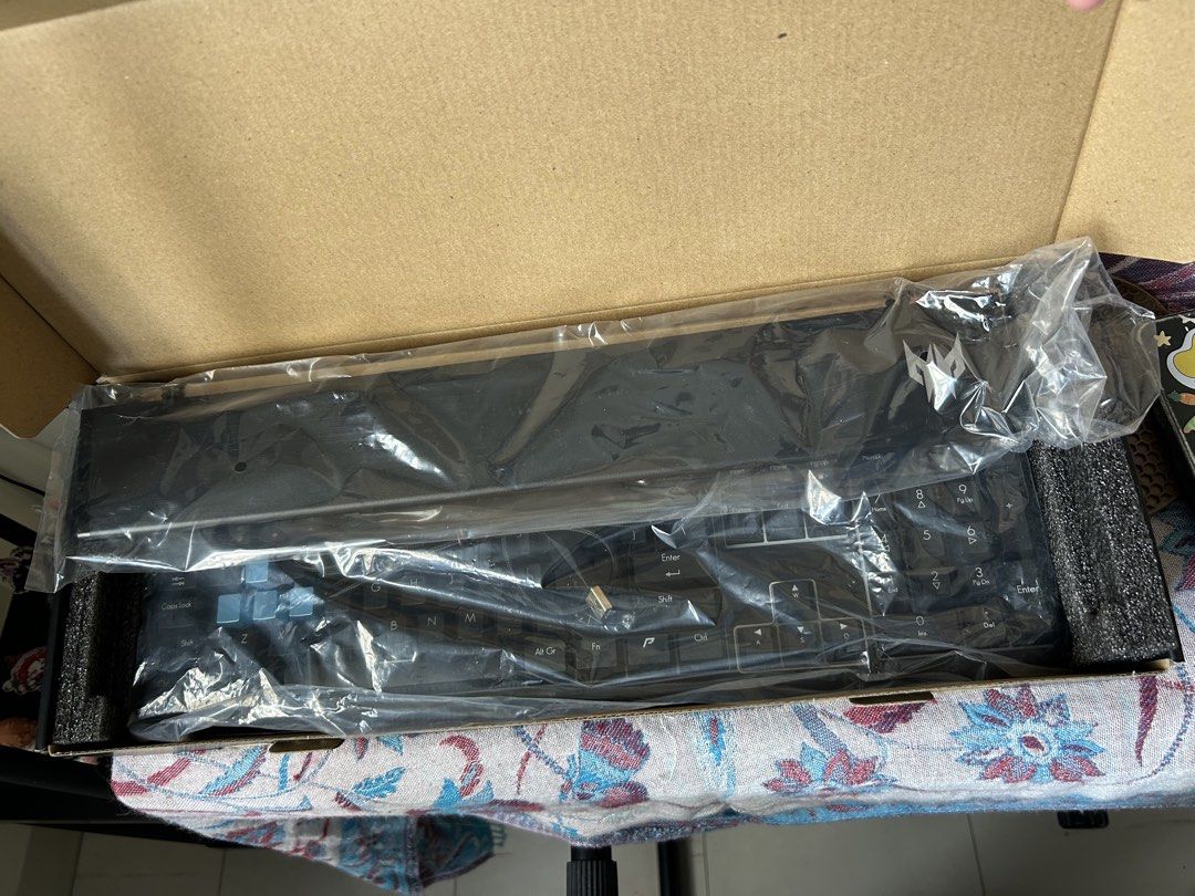 Predator Aethon 100 Gaming Keyboard (104 Key with numpad) (Category: Computer Keyboard) located in Makati City. Submitted by jimjums (Listing ID 1432008272, Image 3). Description: Used for three days, box is damaged but everything inside is perfectly fine RFS: Need different keyboard with different specs ORIGINAL PRICE: 2,695php–3,699php Product Specs (Datablitz): • 19 Anti-ghosting Key Switches • RGB LED 16.8M Colors - Teal Blue Lighting Effects