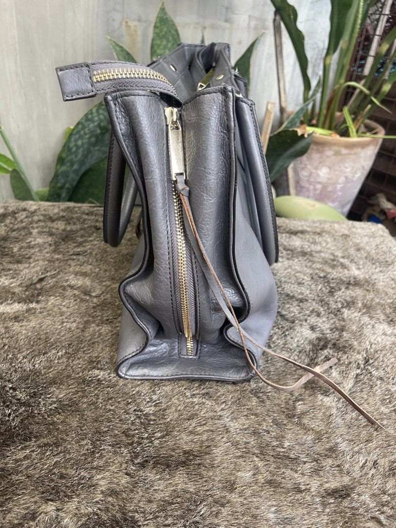 Rebecca Minkoff M.A.B. tote bag (Category: Shoulder Bags) located in Mangatarem. Submitted by decluttered.clothes.03 (Listing ID 1432106297, Image 3). Description: .