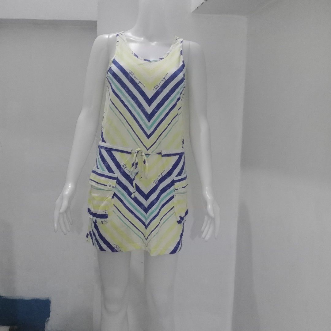 Roxy Side Pockets Pullstring Dress (Category: Dresses) located in Manila. Submitted by shoekendi (Listing ID 1432193199, Image 2). Description: looks new.