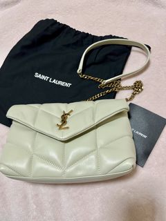(Category: ) located in . Submitted by aluxxcloset (Listing ID 1432144224, Image 1). Description: .
