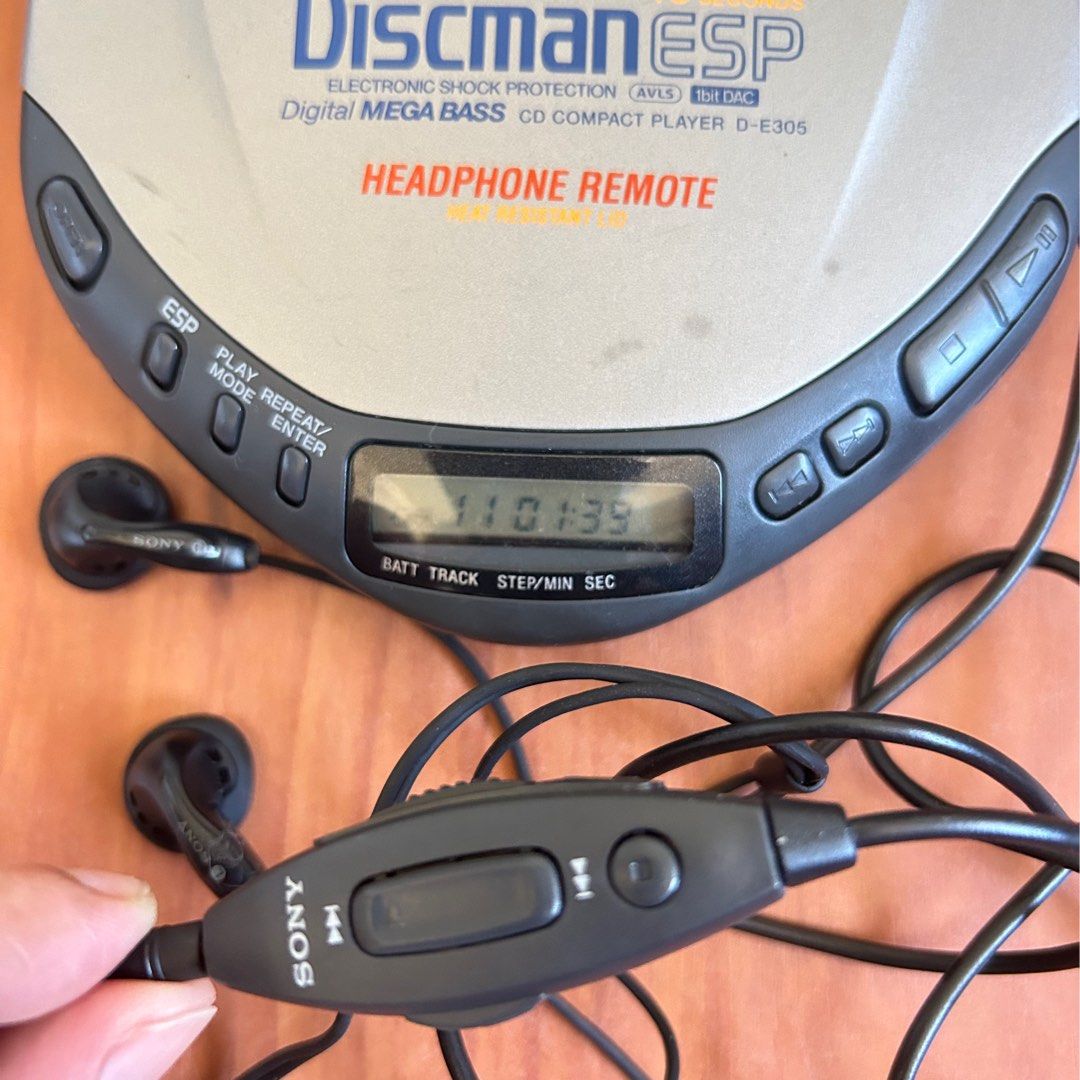 Sony Discman portable cd player D-E305 walkman (Category: Portable Music Players) located in Las Pinas. Submitted by pl4y_it_4g4in (Listing ID 1432073413, Image 2). Description: Used No issue With battery and earphones w remote only .