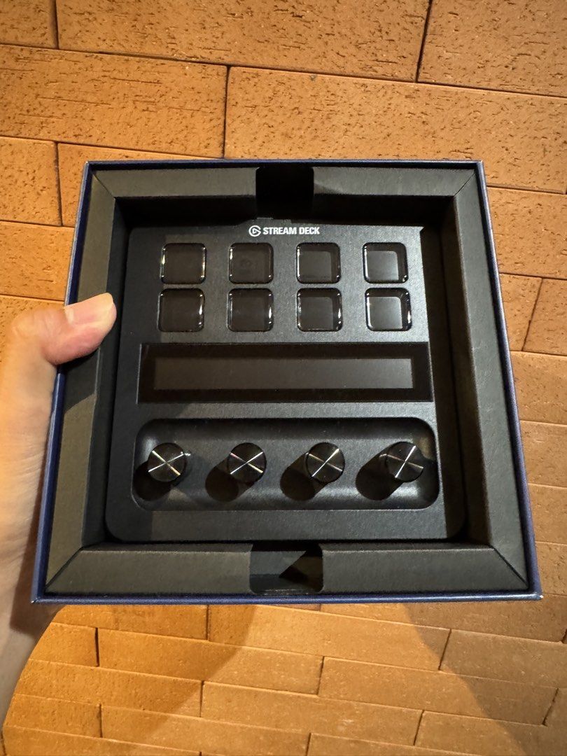 Stream Deck + （分類：其他）位於 Hong Kong。 由 kennethlim1990 提交（商品編號 1432143998，圖片 2）。簡介： Stream Deck + Like New. Complete. RFS: Not using anymore Meet ups: MTR Station (Lai Chi Kok to Tsim Sha Tsui)。