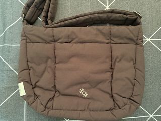 (Category: ) located in . Submitted by desigual (Listing ID 1432050383, Image 1). Description: .