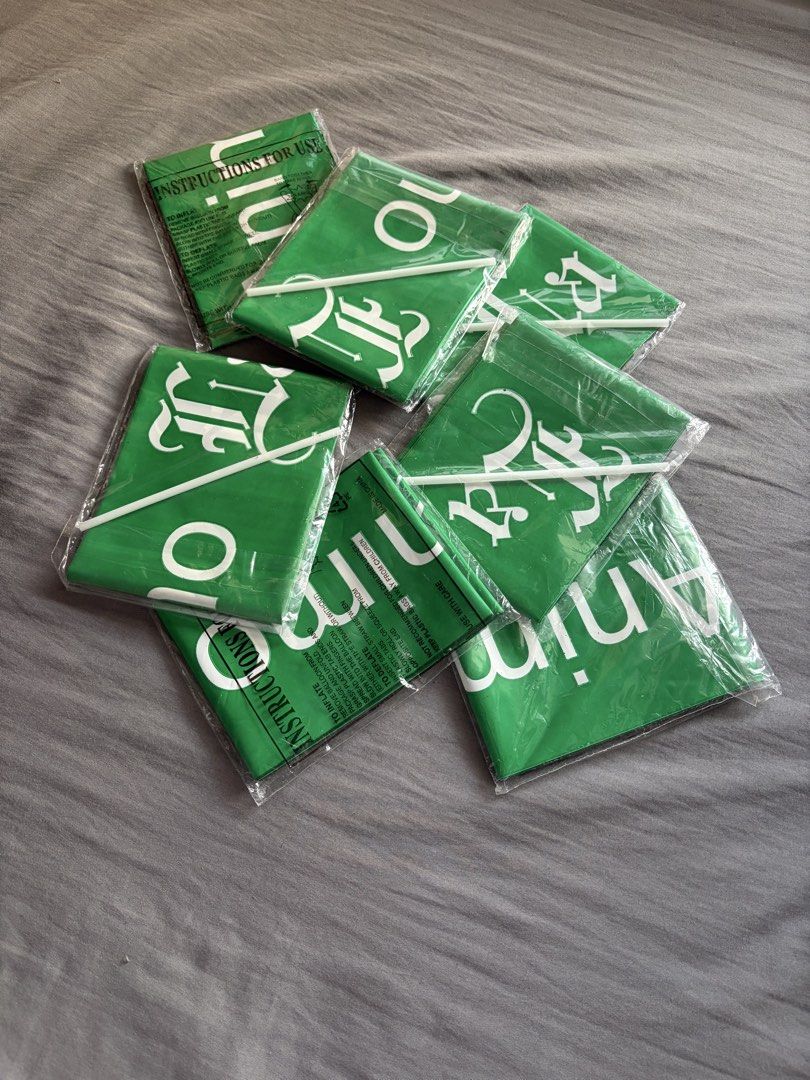 UAAP DLSU Balloon Clappers (Category: Racket and Ball Sports) located in Quezon City. Submitted by eysoo (Listing ID 1432178916, Image 3). Description: - Original DLSU Balloon Clappers for UAAP Games. - Price stated above is per peice. Send a message for more pictures, videos, and inquiries 💚🏹 Can be delivered via Grab, Lalamove, Move It, Angkas, and Joyride. Buyer will shoulder the delivery fee. 📦.