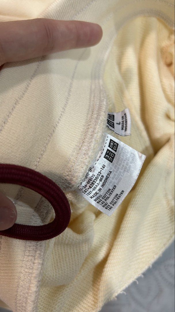 Uniqlo Sweatpants - Size L (Category: Joggers) located in Manila. Submitted by samisellstuff (Listing ID 1432175789, Image 3). Description: 🔴 LAST PRICE NA ANG EVERYTHING :) 🔴 LOCATION: grand monaco la potenza, monaco avenue, pasig city 🔴 PAYMENT: STRICTLY gcash only. PAY BEFORE SHIPPING 🔴 DELIVERY: if ASAP - lalamove, if WILLING TO WAIT - J&T 🔴 no measurements, wala po akong pang measure :( 🔴 my measurements for reference - height: 5’2 - w