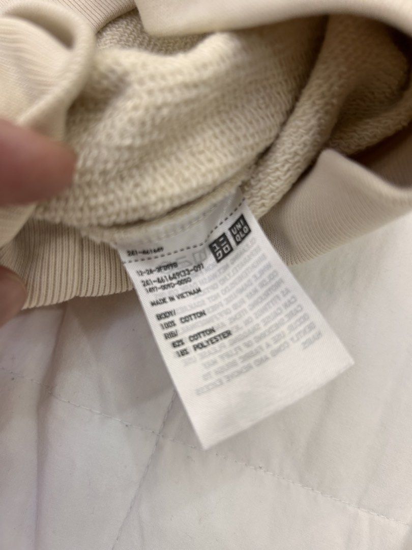Uniqlo Womens Half Zip Sweatshirt (Category: Longsleeves) located in Manila. Submitted by prelovedbyacalia (Listing ID 1432033992, Image 3). Description: DM seller for more info.