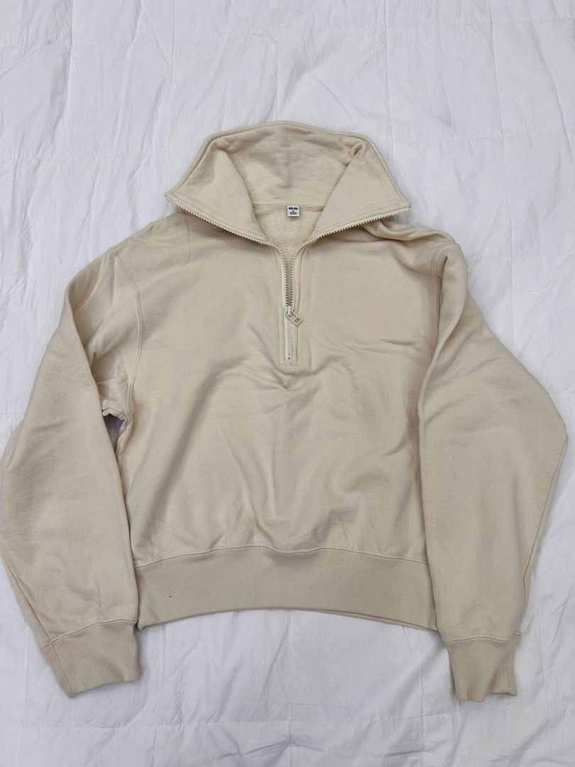 Uniqlo Womens Half Zip Sweatshirt (Category: Longsleeves) located in Manila. Submitted by prelovedbyacalia (Listing ID 1432033992, Image 1). Description: DM seller for more info.