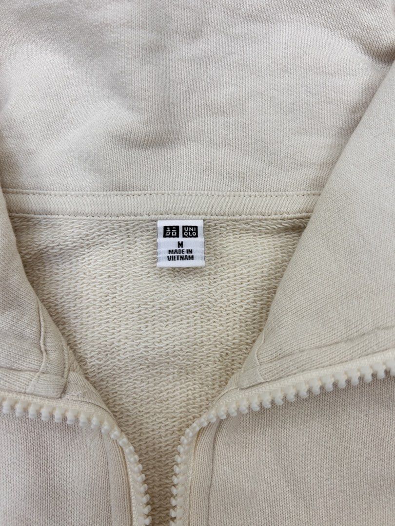 Uniqlo Womens Half Zip Sweatshirt (Category: Longsleeves) located in Manila. Submitted by prelovedbyacalia (Listing ID 1432033992, Image 2). Description: DM seller for more info.