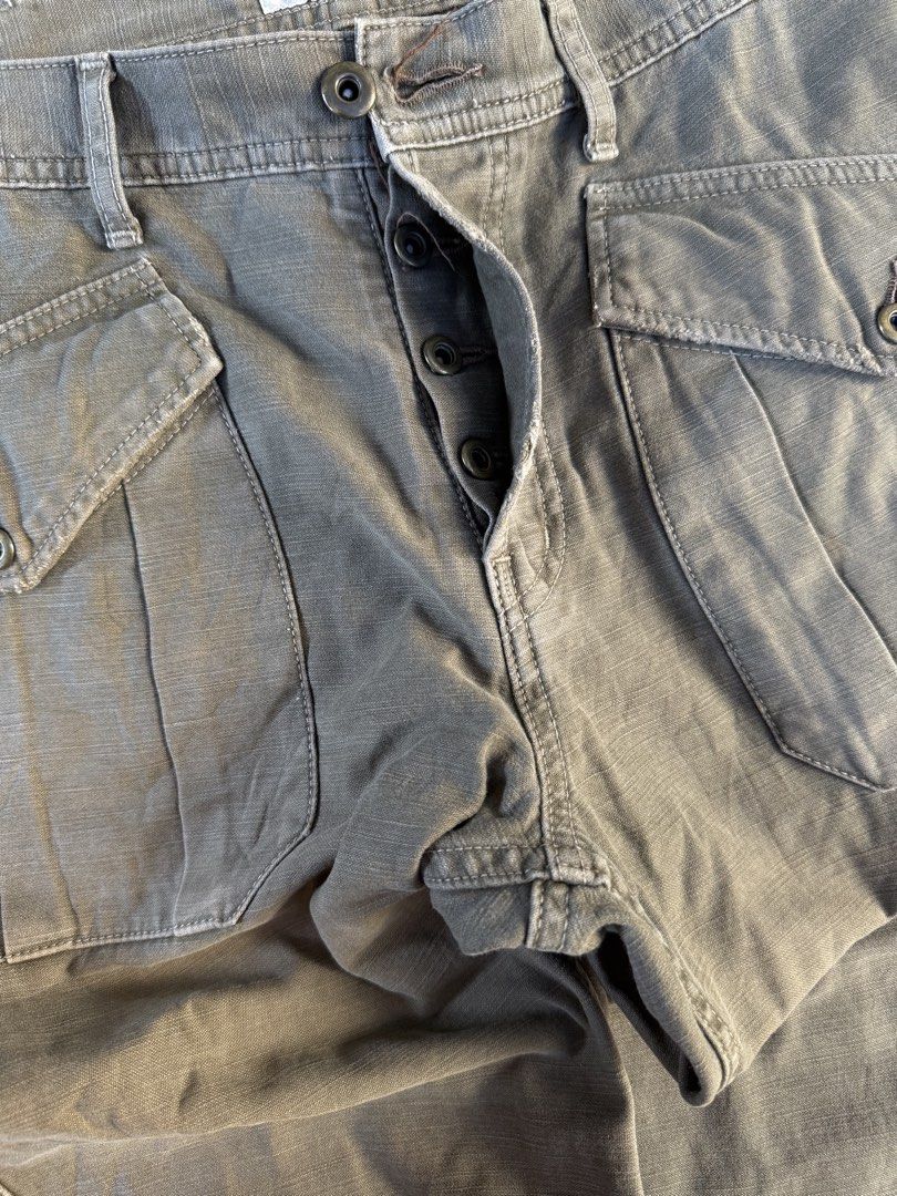 Vintage Spellbound Fatigue Utility Trousers (Category: Trousers) located in Quezon City. Submitted by though.bare (Listing ID 1432116543, Image 3). Description: Fits on 31-32 for Men In good, worn condition. No major flaws. Waist : 16.5" Length : 40.5" Inseam : 30.5" Thigh : 12" Hem : 8.5" Front Rise : 11" No-when worns. Listings not marked sold/reserved are available. These are preloved/used items, manage expectations. Visit my profile for more!