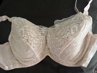 (Category: ) located in . Submitted by gre8tbuys (Listing ID 1432191799, Image 1). Description: .