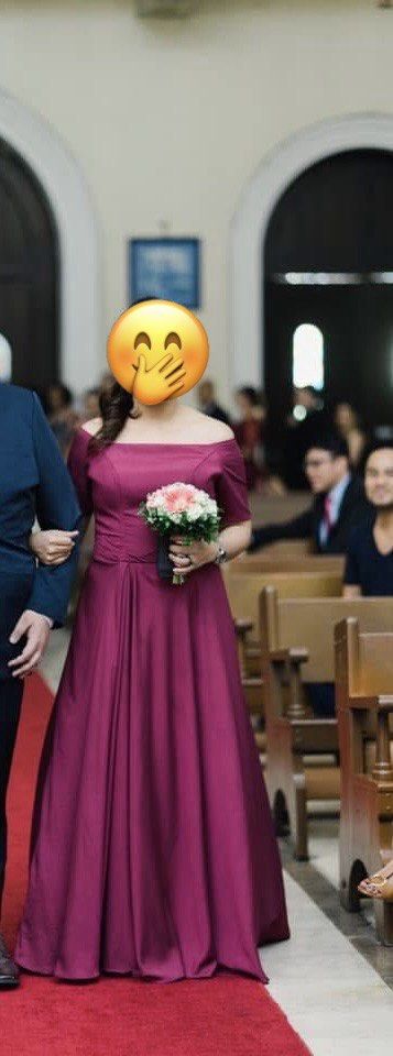 Wine Red Bridesmaid Dress (Category: Evening dresses & gowns) located in Caloocan City. Submitted by missyel451 (Listing ID 1432175139, Image 2). Description: Off shoulder Bridesmaid dress in wine red. Only used once. Fits Medium to Semi Large Body Frame.
