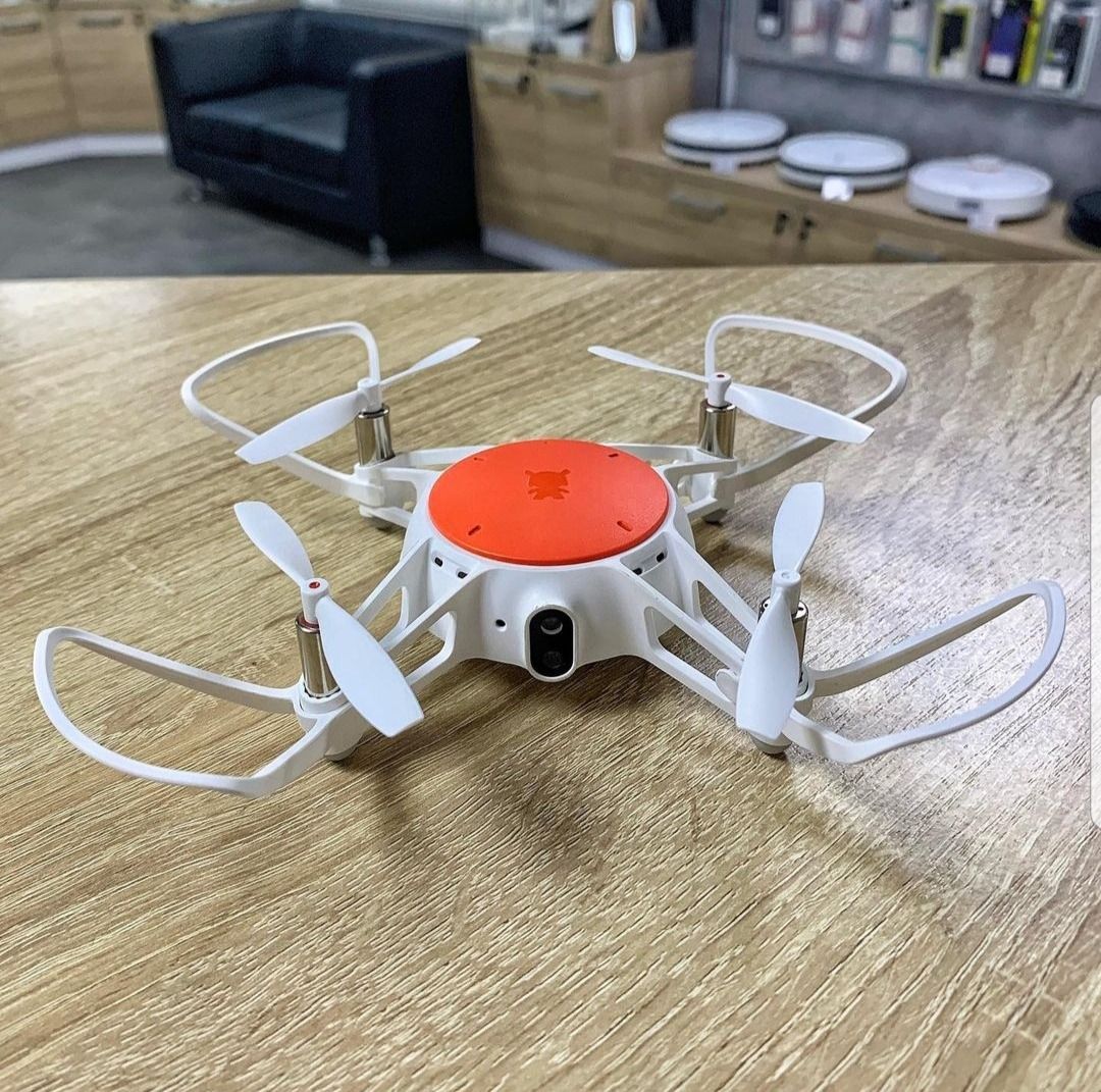 Xiaomi MiTu Drone (Category: Drones) located in Caloocan City. Submitted by truehawk.889b68 (Listing ID 1432029812, Image 1). Description: - Sleek drone design with bright orange top and white frame. - Features a dual camera system. - Equipped with protective propeller guards. - Designed for easy handling and aerial photography. - Suitable for beginners and experienced users..
