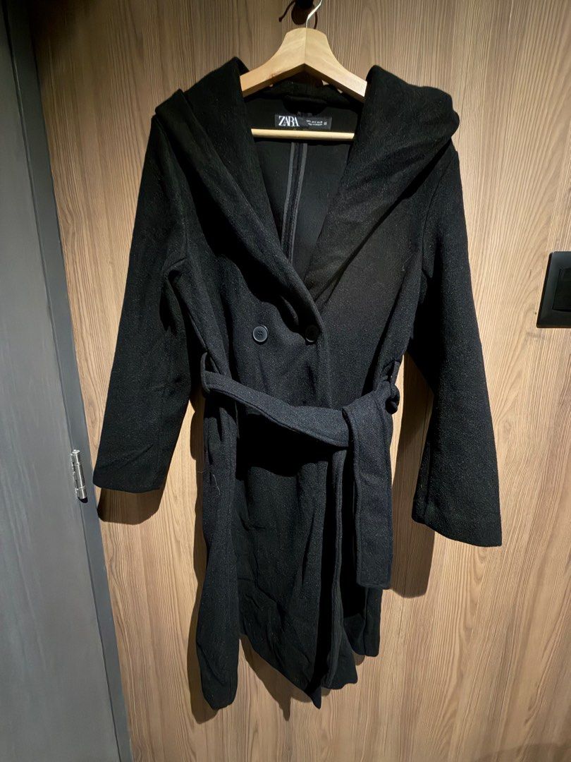 Zara Coat (Category: Coats, Jackets and Outerwear) located in Mandaluyong City. Submitted by clawset (Listing ID 1432106404, Image 1). Description: - Authentic - Size Small - Buyer arranges same day delivery .