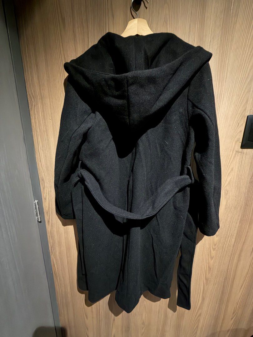 Zara Coat (Category: Coats, Jackets and Outerwear) located in Mandaluyong City. Submitted by clawset (Listing ID 1432106404, Image 3). Description: - Authentic - Size Small - Buyer arranges same day delivery .