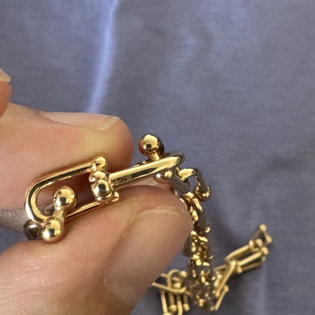 18k Gold Pawnable Hardware Chain (Category: Necklaces) located in Manila. Submitted by miskym (Listing ID 1432265466, Image 2). Description: Weight: 15.87 Brand new Not selling per gram but per piece.