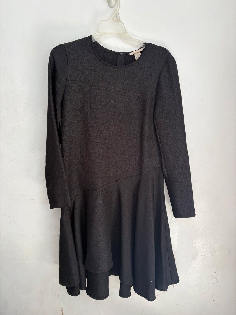6 Preloved Black Dresses (Category: Dresses) located in Quezon City. Submitted by brandedthingsforless (Listing ID 1432210550, Image 3). Description: All sizes XS-small Branded dresses rarely used Decluttering No when worn photos Selling as is Sf to be shouldered by buyers .
