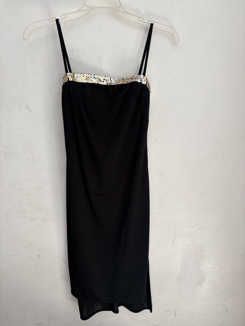 6 Preloved Black Dresses (Category: Dresses) located in Quezon City. Submitted by brandedthingsforless (Listing ID 1432210550, Image 2). Description: All sizes XS-small Branded dresses rarely used Decluttering No when worn photos Selling as is Sf to be shouldered by buyers .