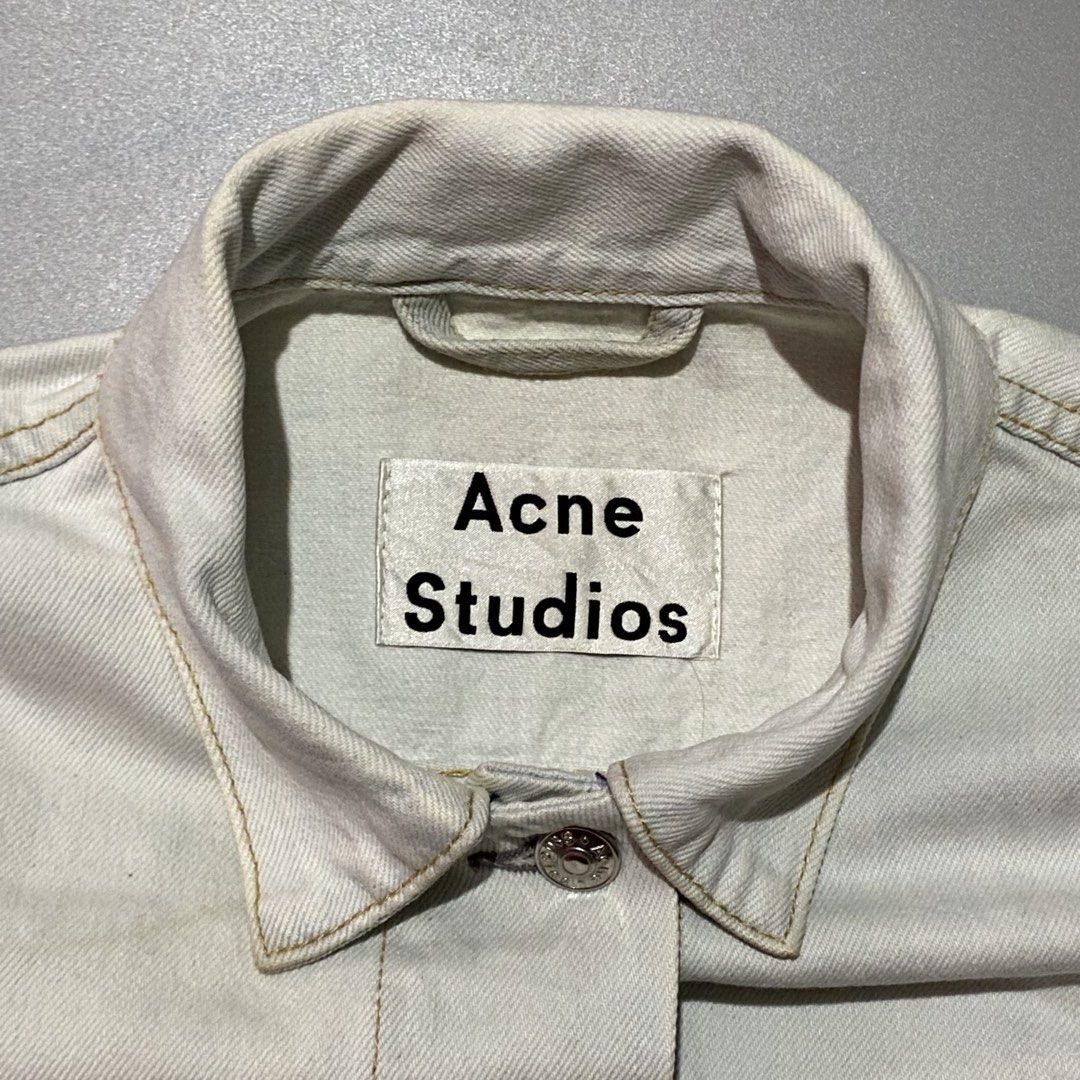 Acne Studios Lab Bleach Denim Jacket (Category: Coats, Jackets and Outerwear) located in Bacolod City. Submitted by quiarakazelxx (Listing ID 1432348306, Image 3). Description: Size: 34 on tag • can fit Med to Large (Crop Style) Measurement: Width: 20 Length: 21 Flaws: None Pm to purchase📩 .