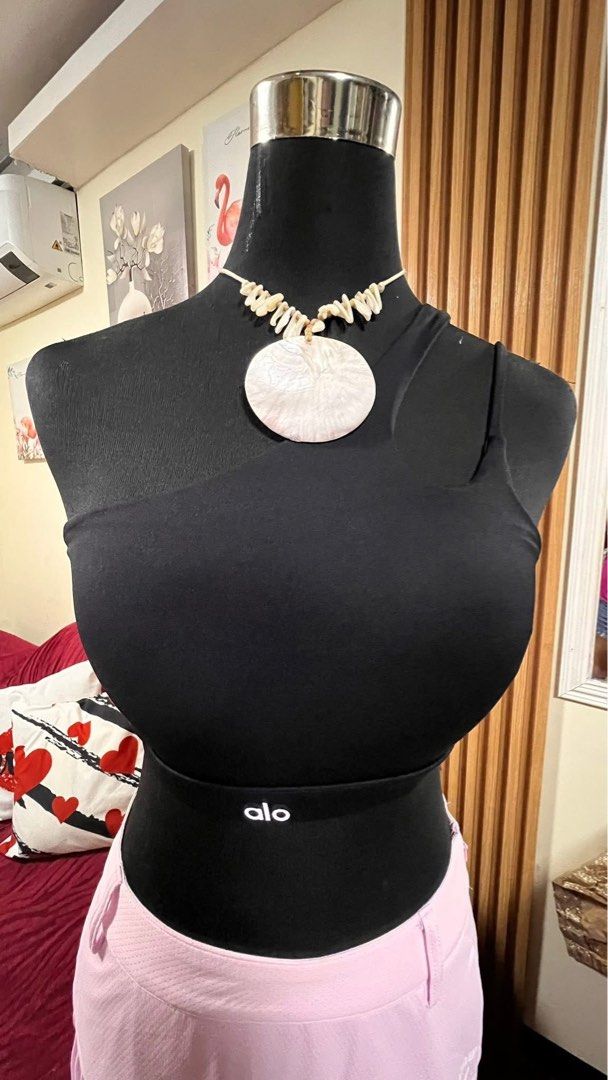 ALO black sport top/ gymtop/ swimwear (Category: Activewear) located in Lapu Lapu. Submitted by glamorouslybeautiful8.0 (Listing ID 1432295836, Image 1). Description: ☘️❤️🙆‍♀️A L O black sport top / gym top/ swimwear from Canada 🍁🇨🇦 Small stretchable can be an inner top too 🤩 flawless unused Good as New🥰💋💋 #ALO #gymtop #swimwear #new #highlightseveryone #sexytop #highlightseveryone #followerseveryone #followersreels.