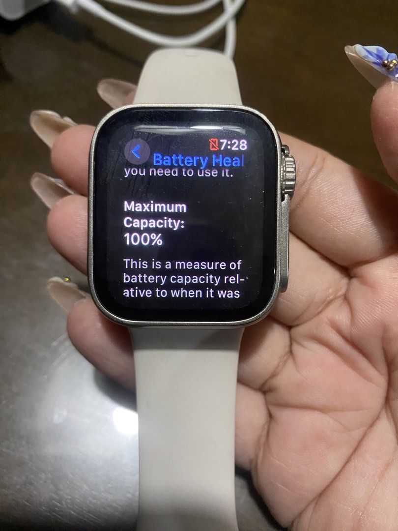Apple Watch SE 2nd gen (Category: Wearables & Smart Watches) located in Bacoor. Submitted by nikoldeclutter (Listing ID 1432305385, Image 2). Description: - bought last oct 2025 - like new / barely worn - nego for sure buyer.