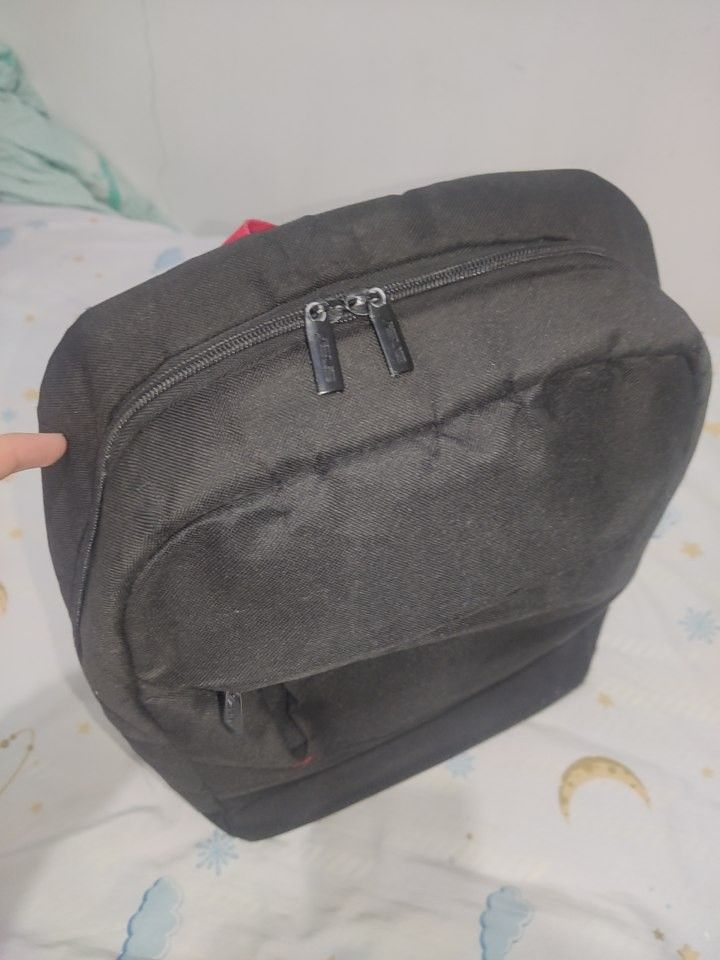 Asus Backpack (Category: Backpacks) located in Manila. Submitted by jackieee_petra (Listing ID 1432370645, Image 3). Description: Asus Backpack for sale Price: 149 Decent condition MOP: Gcash, Paymaya COD: J&T, PICK UP, MEET UP LOC: Zaragoza Nueva Ecija RFS: Funds.