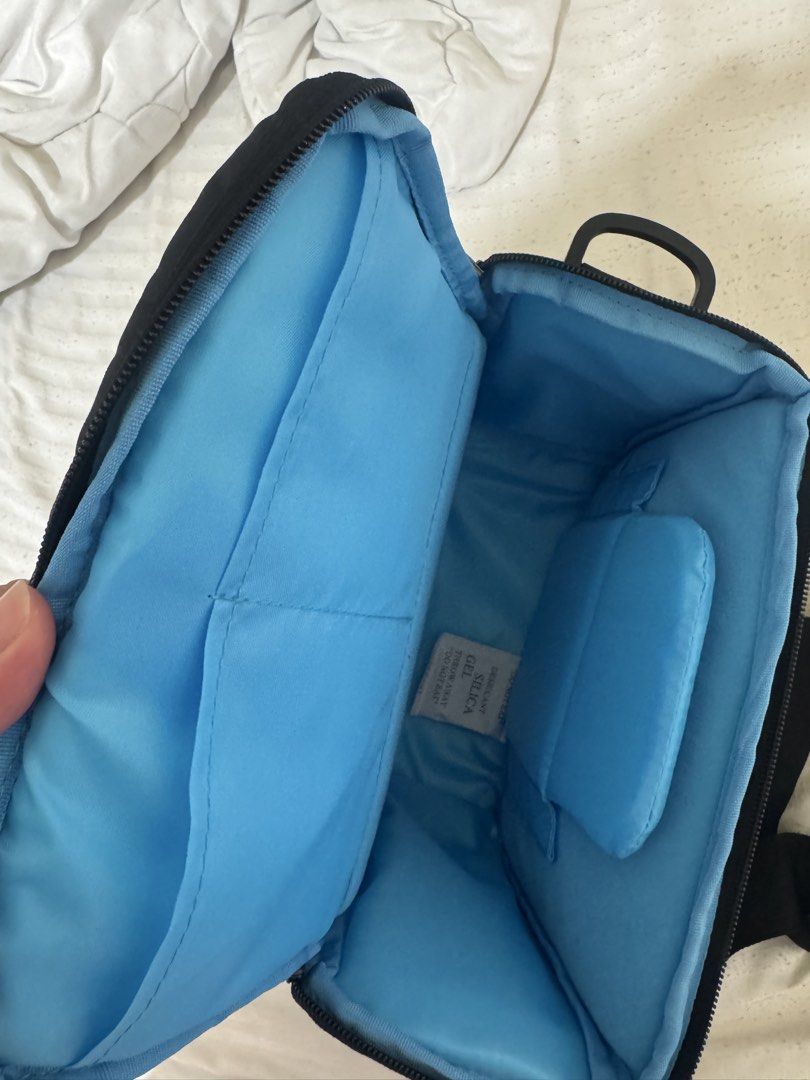 Avid camera bag (Category: Camera Bags & Carriers) located in Makati City. Submitted by airahern (Listing ID 1404739374, Image 3). Description: - Brand new Avid bag - Still in original packaging - Color: Dark grey/black - Shape: Rectangular - Type: Likely a shoulder bag - Sealed in plastic - waterproof - negotiable .