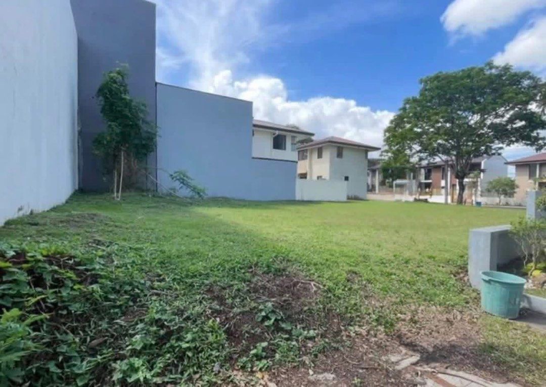 Avida Setting For Sale (Category: Lot) located in Calamba. Submitted by nuvaliproperties16 (Listing ID 1432284265, Image 2). Description: Avida Settings Nuvali lot only for sale below the market value! Details: ▪️Lot area 205 sqm ▪️Iregular cut ▪️Near the clubhouse ▪️Clean title ▪️Asking Price ₱6,150,000 or 30k/sq.m net of taxes Mode of payment ▪️Cash or Bank Financing.