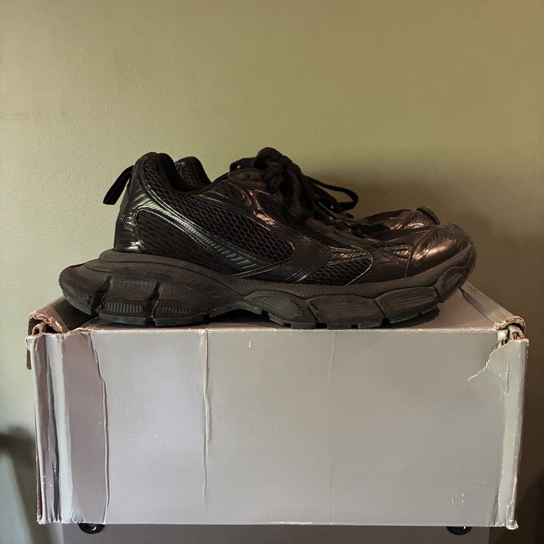 Balenciaga 3XL Triple Black (Category: Sneakers) located in Quezon City. Submitted by 003___ (Listing ID 1432390479, Image 1). Description: - Balenciaga 3XL - Guaranteed Authentic - Color: Black - Size: 42 - Fits 10.5-11 - Upper: Mesh and rubber - Includes original box and extra shoelaces .
