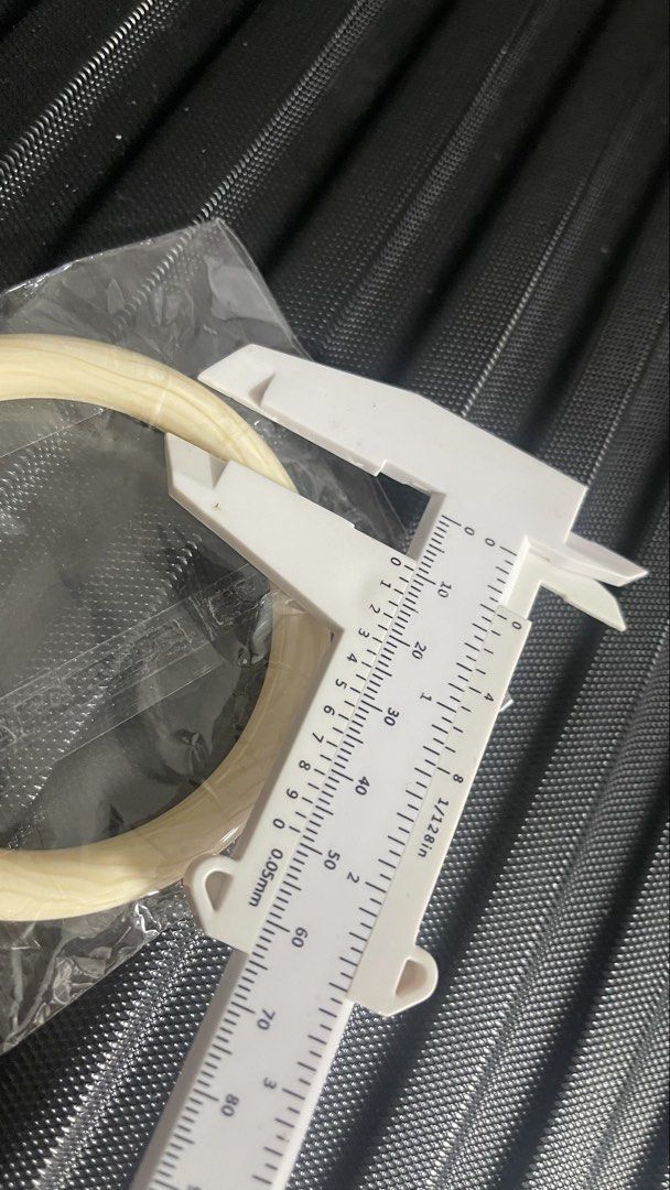 bangle (Category: Bracelets) located in Singapore. Submitted by fann819 (Listing ID 1432196884, Image 3). Description: .