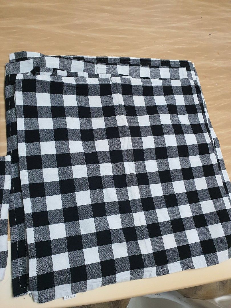 Black and White Checkered Dinner Napkins (Category: Table Linen & Textiles) located in Quezon City. Submitted by mimski1712 (Listing ID 1432242209, Image 1). Description: Dinner Napkins 4 pcs. small and 3.pcs. big 100% cotton Machine washable - Warm Iron if needed Made in India.