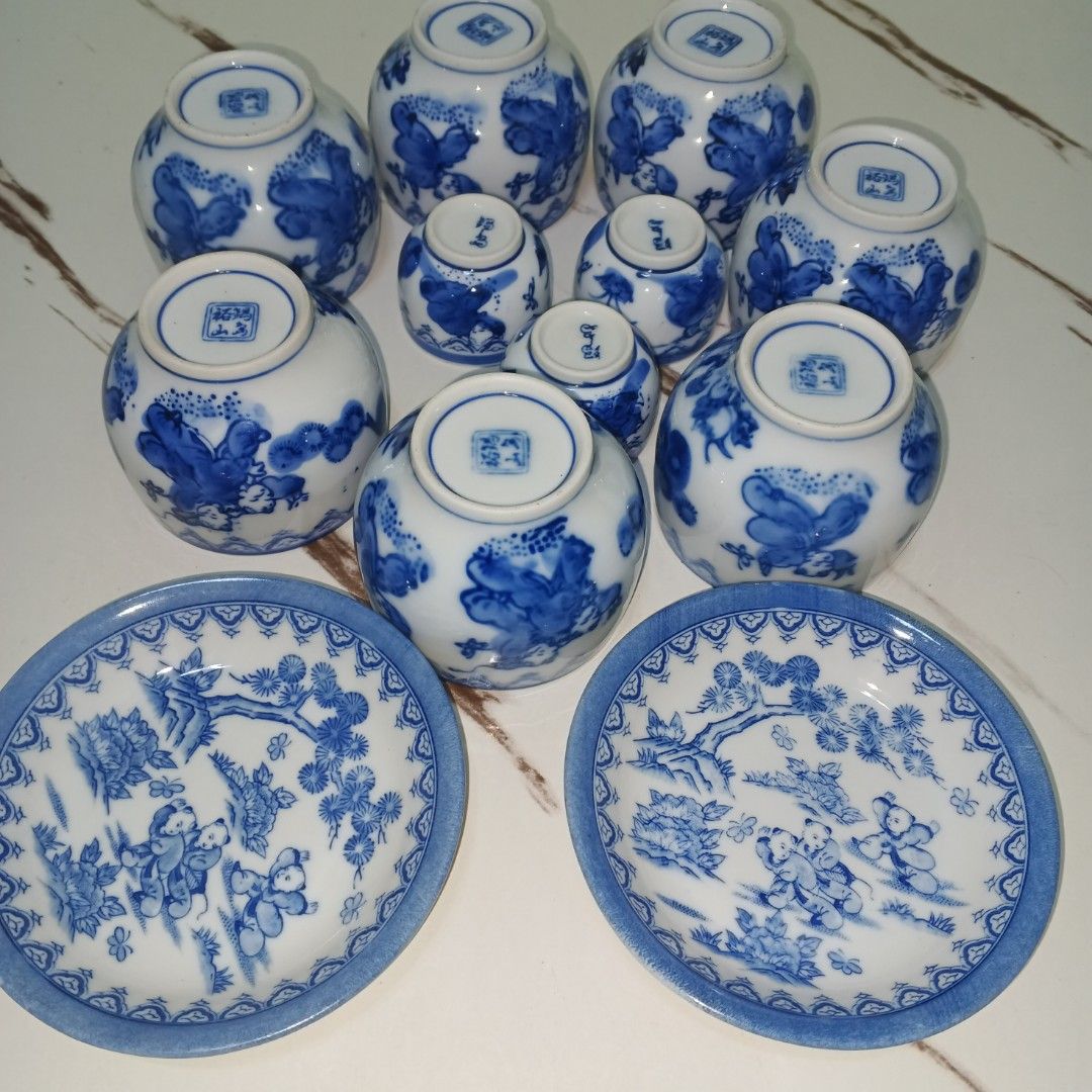 Blue and White Ceramic Set (Category: Coffee & Tea Tableware) located in Caloocan City. Submitted by gemmareas571129 (Listing ID 1432345803, Image 3). Description: .