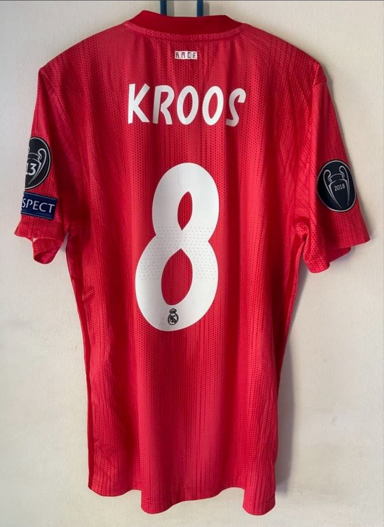 BNWT #8 Toni Kroos Real Madrid 2018-19 UCL 3rd football/soccer jersey/kit rare/retro/vintage (Category: Activewear) located in Singapore. Submitted by dreamsstore (Listing ID 1432305597, Image 1). Description: BNWT #8 Toni Kroos Real Madrid 2018-19 UCL 3rd jersey !! Jersey in a very good condition for its age ! SIZE : S ❗️❗️❗️ Pit : 19 inches Length : 28 inches FREE POSTAGE INCLUDED FOR ALL SHIRTS🎉🎉🎉 Some bobbling is expected for retro jerseys