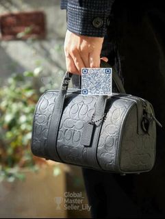 (Category: ) located in . Submitted by fashion.luxe (Listing ID 1432350164, Image 1). Description: .