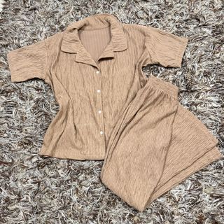 (Category: ) located in . Submitted by ysa.declutters (Listing ID 1432385455, Image 1). Description: .