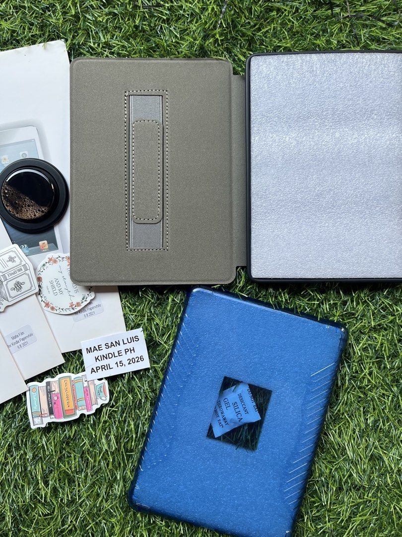 Bundle Kindle Case for 11th gen paperwhite (Category: Other Mobile & Gadget Accessories) located in Guiguinto. Submitted by kagandahan.ph (Listing ID 1432265112, Image 2). Description: FOR SALE KINDLE PAPERWHITE 5 BUNDLE CASE (11th Gen) SELLER ID: 0748 PRICE: ₱520 (TAKE ALL) BUNDLE INCLUSIONS: * 2x Kindle Cases * Stickers * 1x Magnetic Popsocket * Screen Protectors ITEM DETAILS: * UNIT: Kindle Case for 11th Gen Paperwhite 5 * CONDITION: 100% Bran