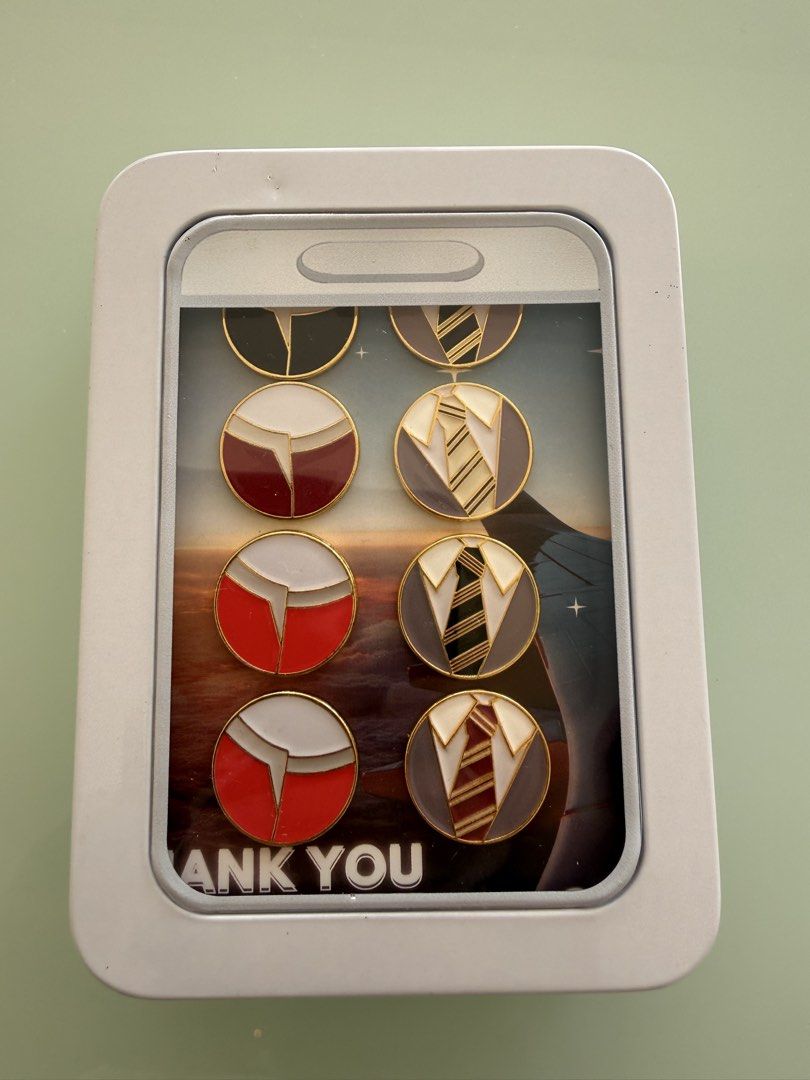 Cathay Cabin Crew Pin Set （分類：其他周邊）位於 Hong Kong。 由 llamshop 提交（商品編號 1432289981，圖片 2）。簡介： 。