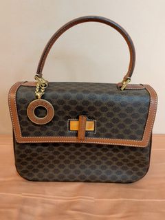 (Category: ) located in . Submitted by goodie2muchshoes (Listing ID 1432257079, Image 1). Description: .