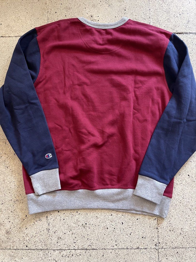 Champion sweatshirt (Category: Coats, Jackets and Outerwear) located in Manila. Submitted by declutterfindss (Listing ID 1432247113, Image 2). Description: PLS READ FIRST Authentic Champion bought in US. Used only twice NO flaws. Posted all the photos so pls dont ask for more FIRM WITH THE PRICE WILL NOT REPLY TO LOW BALLERS Size Large SF c/o buyer via Gogoxpress ONLY or same day delivery (grab,lalamove etc) MOP Bpi or Gcash only Pick up in Manil