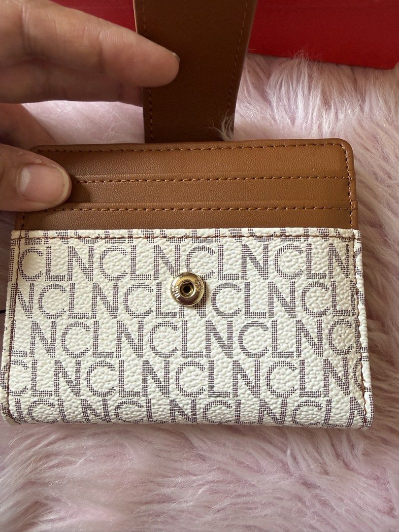 CLN Kayzie Wallet (Category: Luxury Bags & Wallets) located in Cavite. Submitted by mojacky (Listing ID 1432247544, Image 2). Description: Just removed the tag..