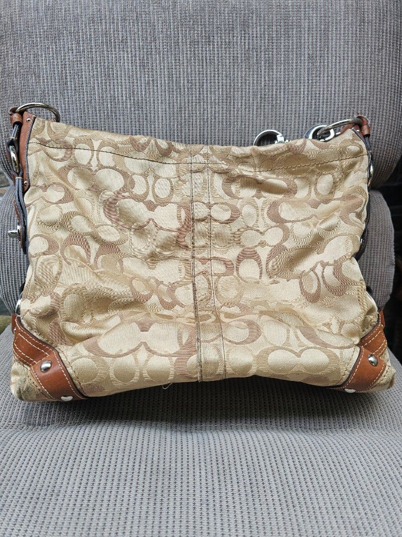 Coach Shoulder Bag (Category: Luxury Bags & Wallets) located in San Jose del Monte. Submitted by levanthrift (Listing ID 1432294999, Image 2). Description: please check photos negotiable.