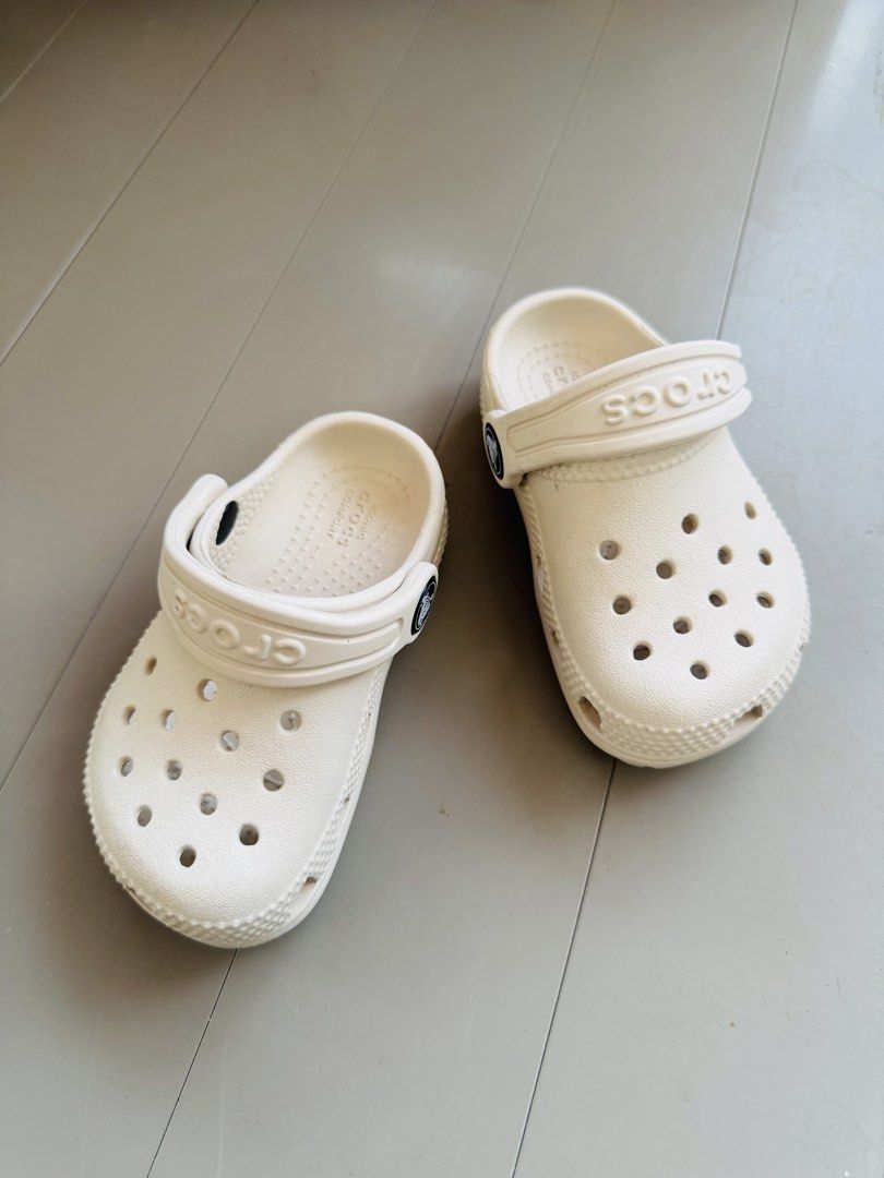 Crocs Classic Clogs for Toddler C6 (Category: Babies & Kids Fashion) located in Bacoor. Submitted by darklab_project (Listing ID 1432308903, Image 2). Description: Bought last January only • FIXED PRICE • RFS : outgrown.