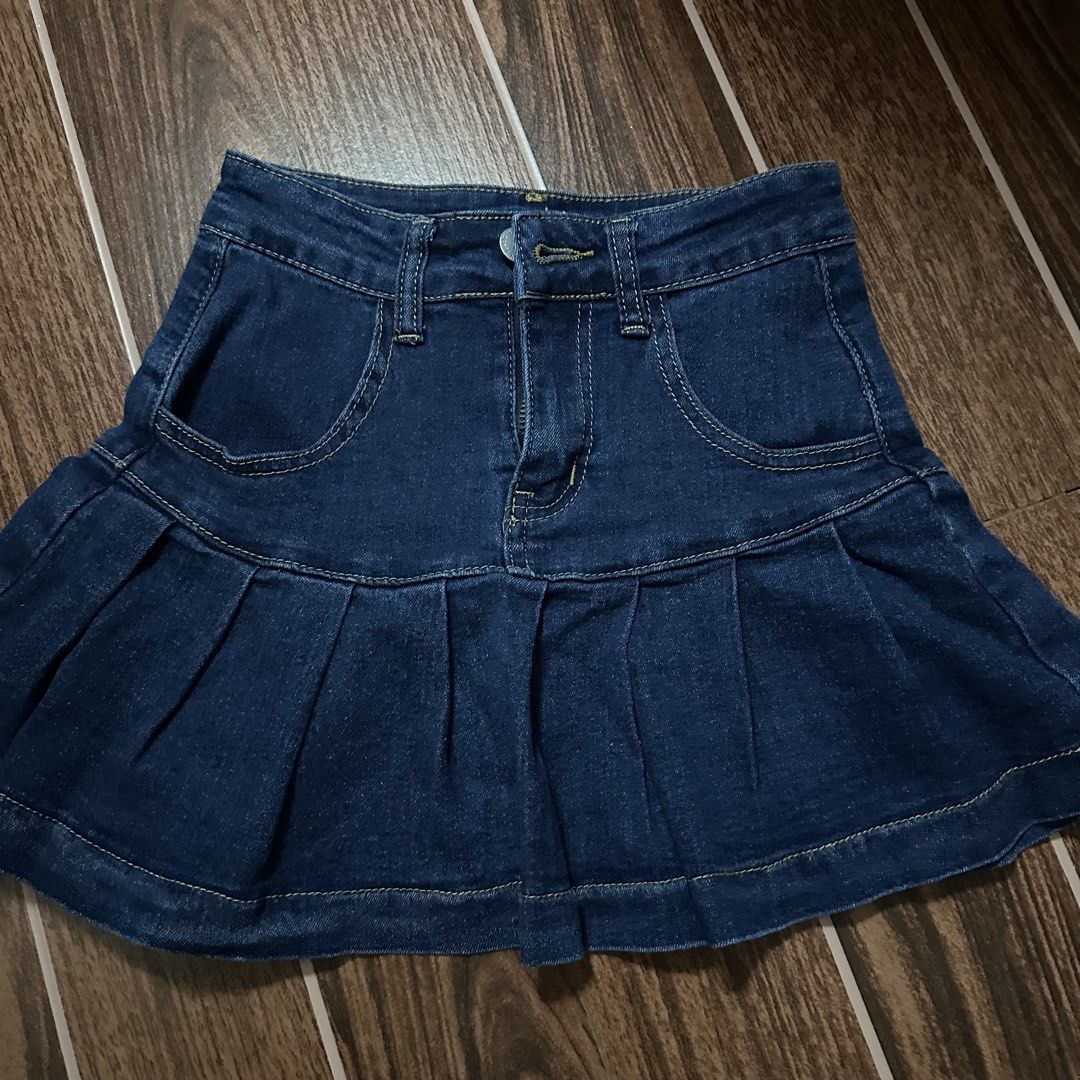 dark blue pleated denim skirt (Category: Skirts) located in General Trias. Submitted by misasells (Listing ID 1432354539, Image 2). Description: waist: 23” - 24” length: 13”.