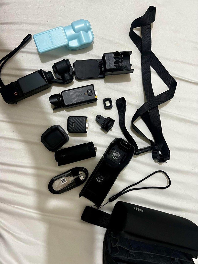 DJI Osmo Pocket 3 Creator Combo (Category: Video Cameras) located in Manila. Submitted by heydardar (Listing ID 1432232854, Image 1). Description: For sale: DJI Osmo Pocket 3 Creator Combo. Bought last Jun 20. Good condition. Including all accessories amounting to Php 2.5k. Meet up in Calamba, Laguna or Cubao, QC or Shaw, Mandaluyong. Bought it for 37,490 at DJI Festival Mall Alabang. Selling at 22k. Under warranty hanggang Jun na nga lang, recei