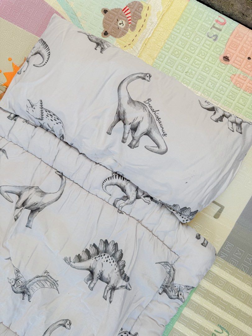 DONO & DONO Bed Bag with pillow (Category: Children's Beds) located in Bacoor. Submitted by darklab_project (Listing ID 1432310149, Image 2). Description: .