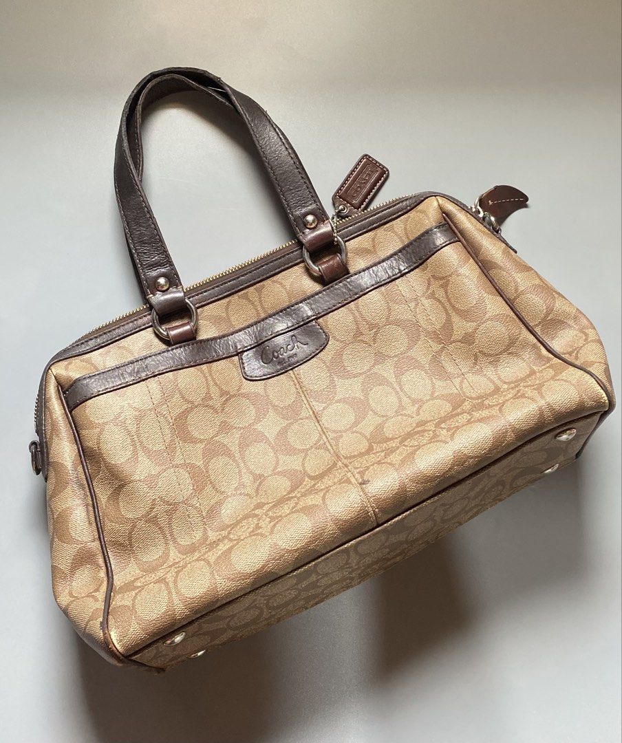 FS PRELOVED COACH BAG! (Category: Luxury Bags & Wallets) located in Bauang. Submitted by tanzcona. (Listing ID 1432327317, Image 2). Description: FSSSSS!!! OR DROP OFFER, MEDYO MALAKI ITO SO KAHIT ANO KASYAAA GOODS PA YAN SIYA SIGN OF USAGE LANG WITH HANG TAG NA DM ME AGAD IF INTERESTED 📩.