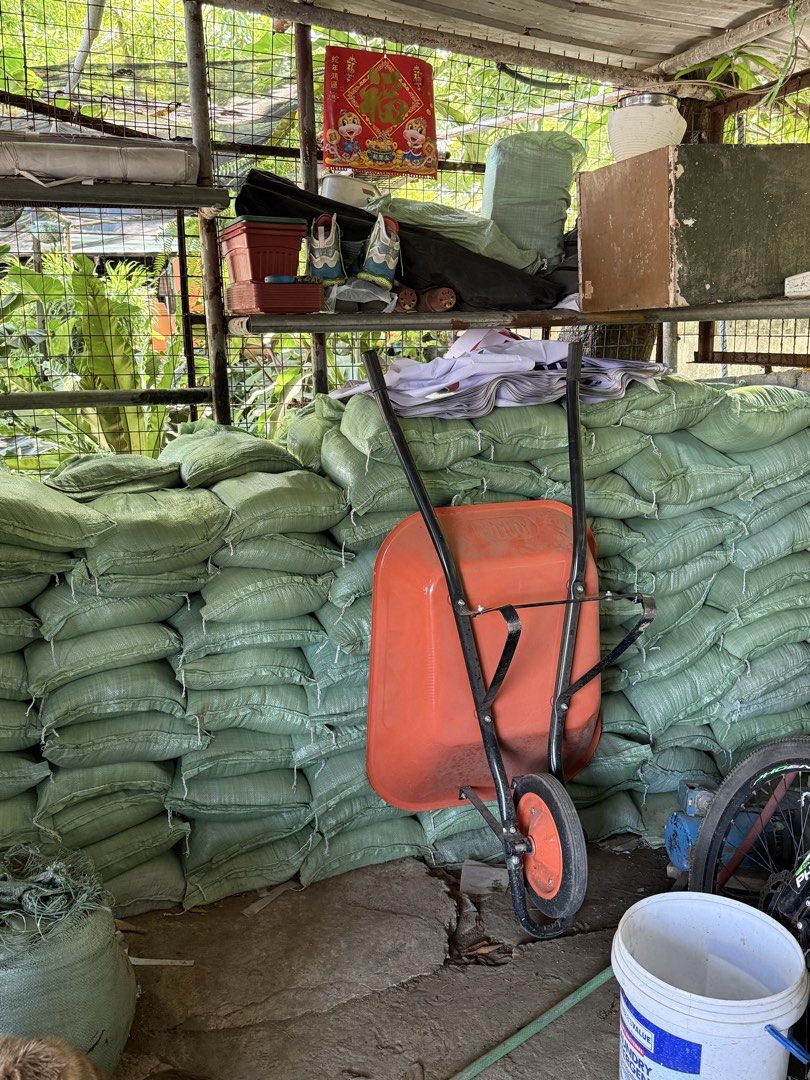 Garden soil /Loam soil/Mix soil AVAILABLE HERE (Category: Plants & Seeds) located in Paranaque City. Submitted by plants_sale (Listing ID 1432222723, Image 3). Description: .